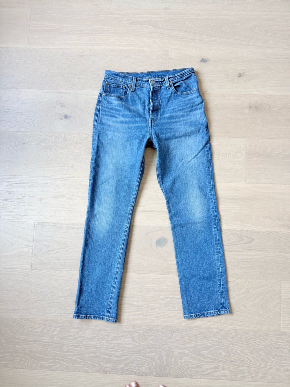 Levi’s 501 Medium Wash Button Fly Straight Leg Jeans W29 L30